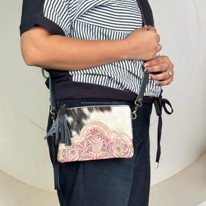 Nueva moda Vintage Rosa diseño Floral mano tooled cuero de vaca muñequera bandolera bolso borla monedero y bolsa para mujer - Product Image 4