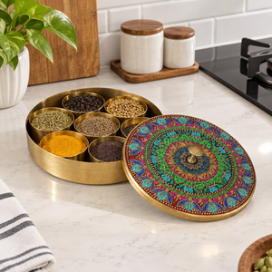 Boîte à épices ronde en laiton artisanale avec couvercle imprimé mosaïque mandala coloré, ensemble de contenants de rangement de cuisine Masala Dabba, articles en gros - Product Image 4