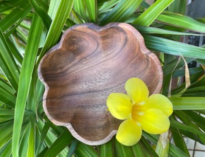 Tazón para servir con forma de flor, hecho a mano con madera natural de acacia, para ensalada de frutas, para la cocina, el comedor y la decoración del hogar. - Product Image 6