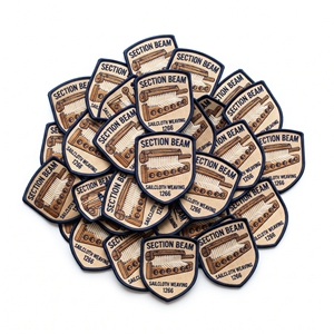 Parche Bordado Personalizado con Diseño de Escudo, al por Mayor, de Lona de Vela Vintage, con Borde Merrow, Emblema para Prendas de Vestir, para Venta a Granel - Product Image 1