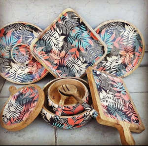 Bandeja Decorativa Moderna con Diseño Floral para Diwali, Fabricada en Resina y Madera, con Tecnología Táctil y Acabado Esmaltado - Product Image 6