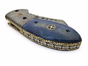 Cuchillo Plegable de Acero de Damasco Hecho a Mano con Mango de Hueso Azul – Cuchillo de Bolsillo EDC con Pernos de Mosaico - Product Image 4