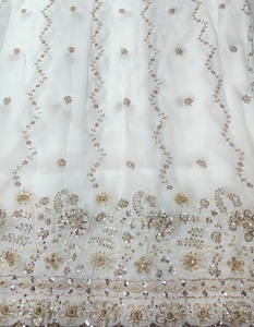 Tissu en viscose pure et soie georgette tendance, très vendu, avec broderies et perles lourdes pour robes de créateurs - Product Image 3
