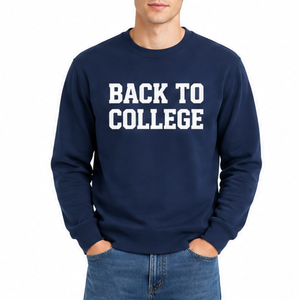 Sweat-shirt bleu marine très demandé avec imprimé « Retour à l'université » blanc, col rond décontracté – Vêtements universitaires haut de gamme - Product Image 1
