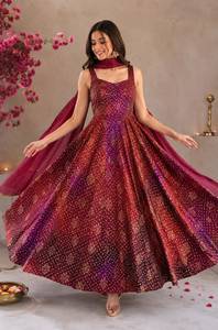 Robe de soirée longue traditionnelle pour femme, avec dupatta, en organza lourd, soie gaufrée, georgette, protection solaire - Product Image 2