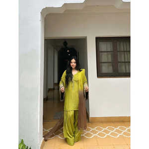 Conjunto de Top, Pantalón y Dupatta para Fiesta de Diseñador para Mujer, Elegante y con Estilo - Product Image 6