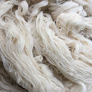 Fils de coton recyclé de fabrication indienne, fibres douces à haute absorption pour le nettoyage et le rembourrage textile, disponible à la vente - Product Image 2