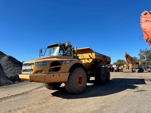 Camión Volquete Amarillo Volvo A40F con Alta Eficiencia Operativa, Garantía de 4 Años, Capacidad de 31000 kg - Product Image 5