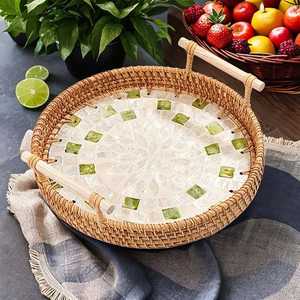Elegante bandeja de servir de ratán con incrustaciones de nácar para decoración del hogar, bandeja de servir de ratán hecha a mano con incrustaciones de nácar y precio bajo. - Product Image 4