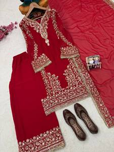 Ensemble prêt-à-porter en faux georgette avec broderie Zari et travail de sequins, comprenant un haut, un pantalon palazzo et un dupatta. - Product Image 5