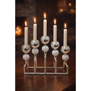 Candelabro Cuadrado Dorado Más Vendido con Esferas Negras para Decoración del Hogar y Bodas - Product Image 4