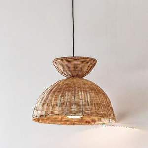 Lámpara colgante ecológica grande de ratán natural, tradicional, sostenible y minimalista para decoración del hogar y restaurantes. - Product Image 3