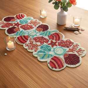 Chemin de table perlé fait main : design coloré corail et coquillages (13x36 pouces) - Product Image 3