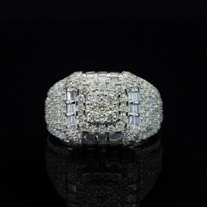 Bague de luxe pour homme en moissanite, sertie de diamants, avec halo de pierres en forme de coussin et baguette, style Iced Out, en argent, bijou de déclaration - Product Image 1