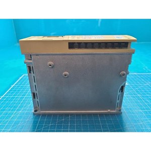 Amplificador de Servoaccionamiento Yaskawa SGD-A5BP Usado Como Está, Piezas de Equipos Semiconductores Legados - Product Image 2