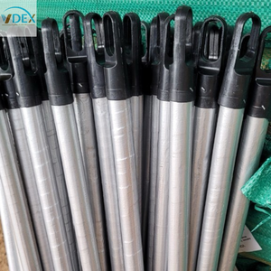 Suministros de limpieza de interiores de eucalipto de madera Natural de Vietnam, cabeza de escoba de PVC de 120cm, Fabricante Mayorista, manijas de fregona de escoba de madera - Product Image 2