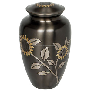 Urnas de cremación para adultos de latón clásico de alta calidad y superior con acabado dorado y negro para funeral para almacenamiento de cenizas humanas - Product Image 2