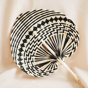 Éventail en bambou tressé, style bohème chic, idéal pour la décoration, vente directe fournisseur, prix bas - Product Image 1