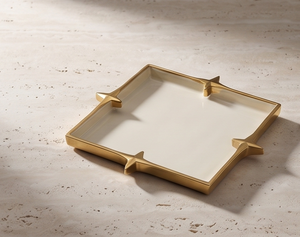 Plateau de service carré moderne en métal émaillé crème avec accents étoiles dorées, décoratif pour table basse, plateau de rangement pour bibelots et objets de vanité - Product Image 1
