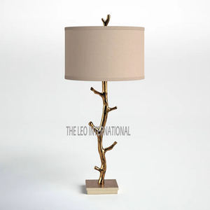 Lámpara de Mesa de Acrílico Transparente Hecha a Mano Personalizada de Fábrica, Decoración para Interiores de Hotel, Casa, Sala de Estar, Bodas, Mesita de Noche - Product Image 4