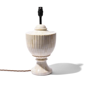 Lampe de table contemporaine en os incrusté, artisanale, mobilier de luxe pour la maison - Product Image 2