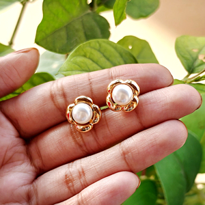 Women's 18k gold plated floral stud <b>earring</b> new style roundel white pearl luxury design small stud everyday wear fashion jewelry - Product Image 5