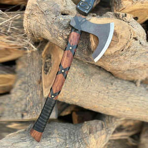 Hache viking de style nordique, qualité industrielle, avec tête en acier au carbone gravée et manche en bois, pour la survie en extérieur et les cadeaux - Product Image 1