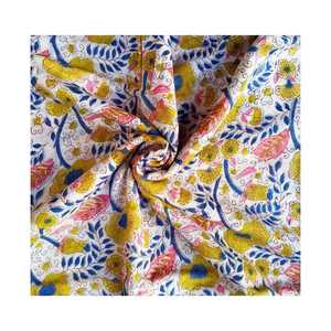 Tissu 100% coton, imprimé à la main, design indien magnifique, accessoires de mode uniques pour femmes - Product Image 1