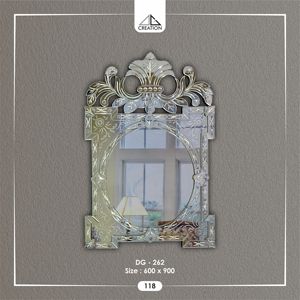 Ces miroirs uniques rehaussent la décoration intérieure, ajoutant une touche de style unique et illuminant toute pièce grâce à leurs propriétés réfléchissantes. - Product Image 2