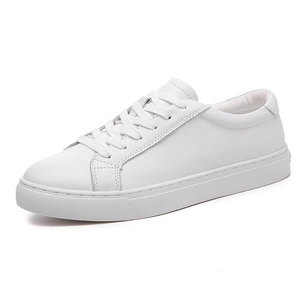 Baskets basses décontractées en PU blanc uni, à bout rond, à lacets, plates, pour la marche et le fitness - Product Image 1