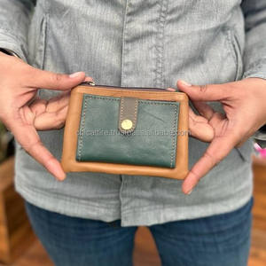 Mini monedero de cuero reciclado hecho a mano, tarjetero, billetera de bolsillo frontal delgada para tarjetero de mujer - Product Image 3