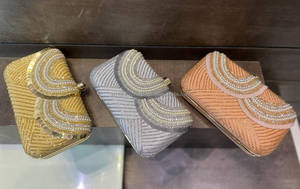 Porte-monnaie brodé de fleurs perlées pour femme, portefeuille chic, pour fête de soirée, mariage - Product Image 6