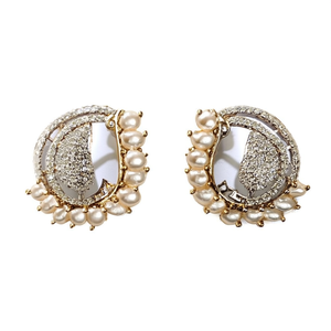 Zinc Alloy Floral Stud Earrings with Imitation Pearl and 14K Gold Plating - Product Image 1