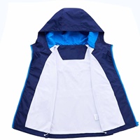 Veste coupe-vent imperméable légère pour homme avec capuche, col montant en toile et logo avant, idéale pour l'automne et la pluie