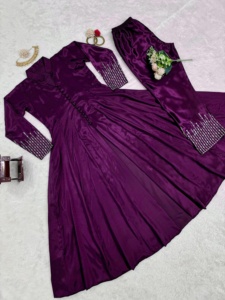 Juego de Salwar Kameez de seda Chinon de moda con hilo de botones Potali y trabajo de secuencia para eventos y fiestas de festivales - Product Image 3