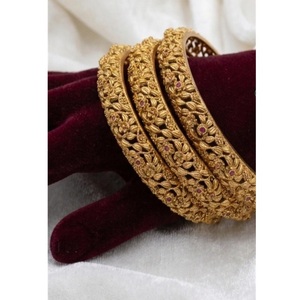 Conjunto de Brazaletes Glamurosos Chapados en Oro con Piedras de Rubí, Diseño Floral, Estilo Clásico, Joyería de Boda para Mujer - Product Image 1