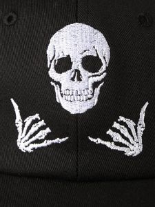 Gorra Trucker Negra de Malla con Estampado de Calavera y Manos, Ajustable con Cierre a Presión, Estilo Urbano Unisex - Product Image 3