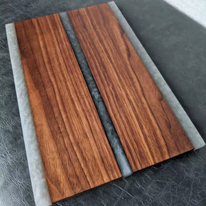 Planche à découper en bois et résine de qualité supérieure pour la préparation des aliments, élégante planche en bois et époxy faite à la main pour la table à manger - Product Image 1