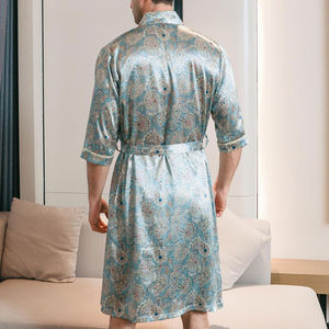 Peignoir de luxe pour homme à manches longues en satin et soie, avec logo personnalisé, respirant et à séchage rapide, pour la détente et le sommeil - Product Image 3