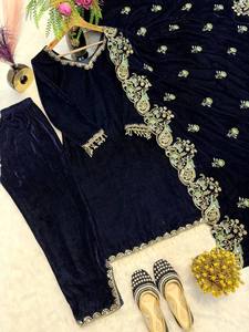 Ensemble Kurti, pantalon et dupatta en velours viscole pour femmes, brodé, tenue indienne pakistanaise, pour mariage et fêtes - Product Image 3