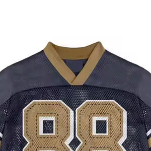 Maillot de sport vintage en mesh personnalisé pour homme, prêt à être expédié, style streetwear, pour football, basketball, ou t-shirt de football. - Product Image 4