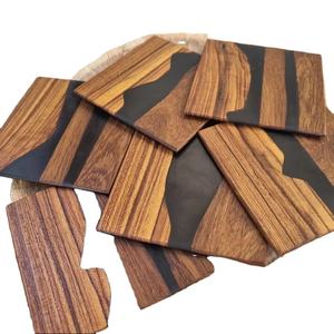 ชุดจานรองแก้วเรซิ่นอีพ็อกซี่ทำมือ Zahra Luxe ดีไซน์หรูหรา สำหรับตกแต่งโต๊ะอาหารที่บ้าน ที่ทำงาน และเป็นของขวัญในโอกาสพิเศษ - Product Image 4