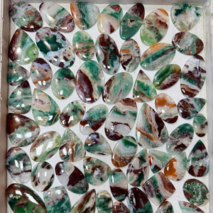 Lote al por mayor de gemas sueltas de ágata natural de fantasía, cabujones de formas y tamaños variados, con patrón verde y marrón, para la fabricación de joyas. - Product Image 1
