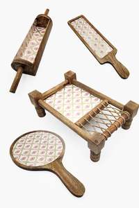 Bandeja de Madera Artesanal Tradicional para Servir, Única y Decorativa - Product Image 3