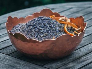 Bol à mélanger en cuivre martelé, design attrayant, design moderne, parfait pour mélanger et servir des fruits - Product Image 4