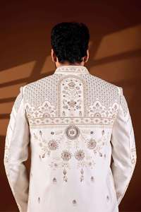 Sherwani Traditionnel pour Homme, Col Mandarin Infroissable, Motif Jardin Éthéré, Idéal Mariage et Cérémonies, Qualité Premium, Toucher Divin - Product Image 5