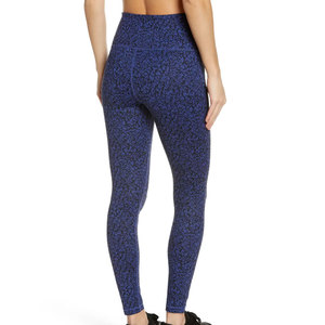 Leggings de yoga unis à taille mi-haute élastique pour femmes, service OEM à faible MOQ, haute qualité, séchage rapide, respirants, vêtements de fitness à prix abordable - Product Image 3
