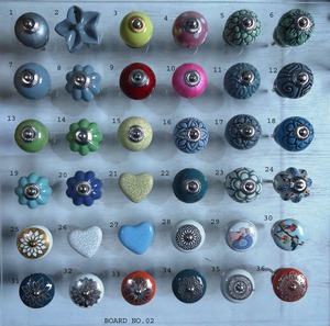 Nouveaux boutons de porte et de placard en céramique de qualité supérieure, design moderne, avec projection, au meilleur prix, en provenance d'Inde - Product Image 1