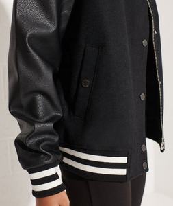 Vestes d'université en laine de meilleure qualité pour femmes avec manches en cuir Collection d'hiver Street Wear Vestes d'université pour femmes - Product Image 5