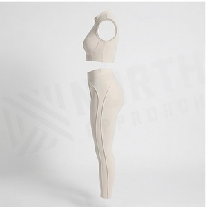 Ensemble de yoga 2 pièces North Approach, fermeture éclair intégrale sur le devant, noir uni, tissu respirant, vêtements de sport pour femmes - Product Image 3